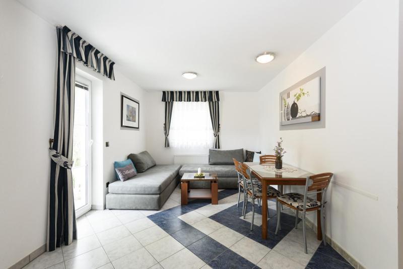 Apartments Luka - Trogir, Marina 150M From The Beach Exterior foto