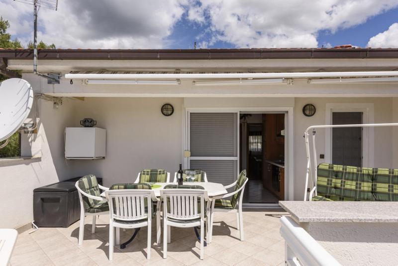 Apartments Luka - Trogir, Marina 150M From The Beach Exterior foto
